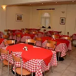 Hotel Samel 3*